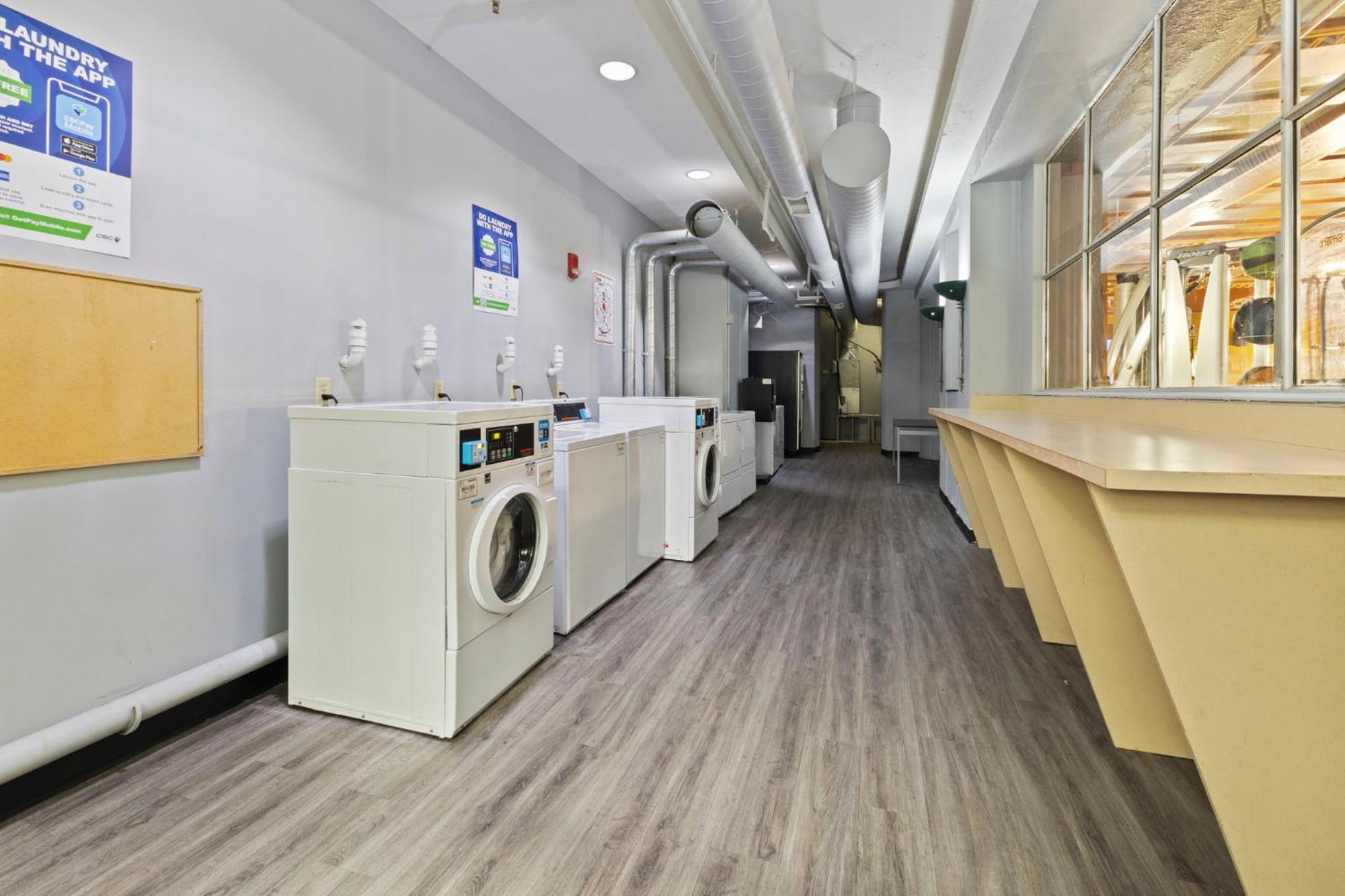 Indy Urban Stay - Skywalk - Sleeps 8 - Downtown - Stadium Індіанаполіс Екстер'єр фото