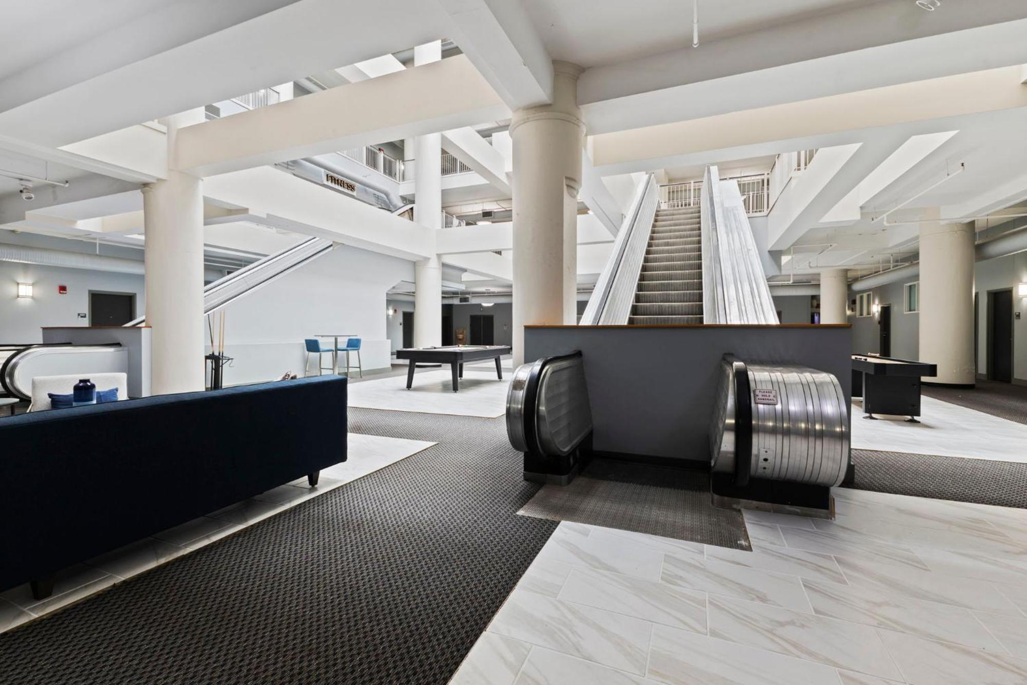Indy Urban Stay - Skywalk - Sleeps 8 - Downtown - Stadium Індіанаполіс Екстер'єр фото