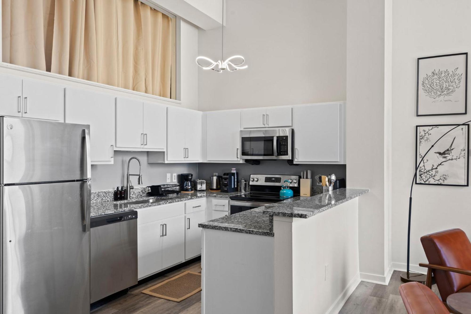 Indy Urban Stay - Skywalk - Sleeps 8 - Downtown - Stadium Індіанаполіс Екстер'єр фото