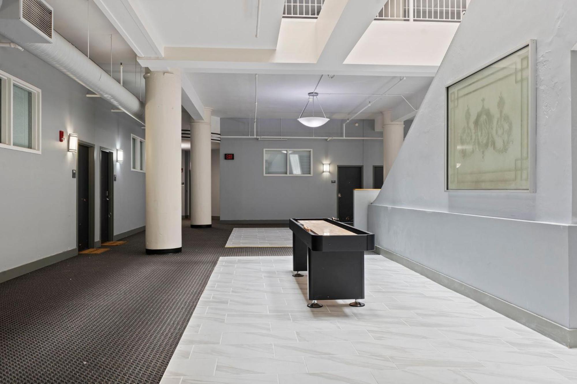 Indy Urban Stay - Skywalk - Sleeps 8 - Downtown - Stadium Індіанаполіс Екстер'єр фото